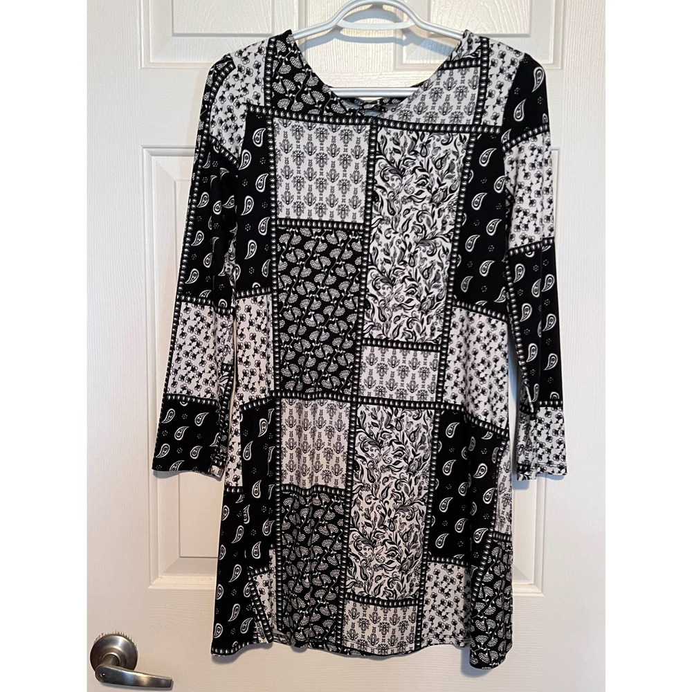 Amy Byer Girl's Long Sleeve Paisley Black & White Dress Size‎ XL 30" Long x 16"
